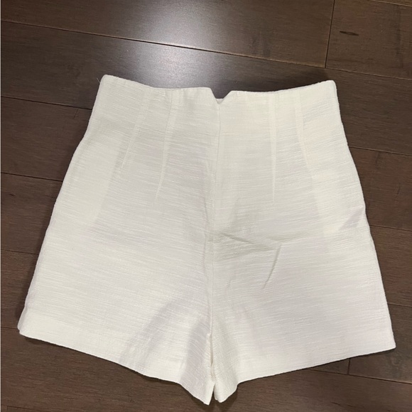 Zara white boucle shorts - Picture 3 of 3